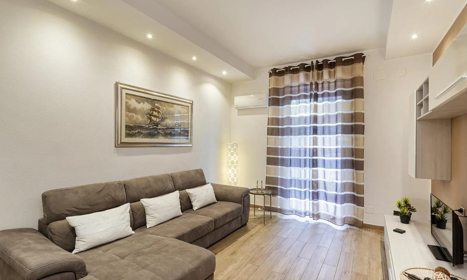 Modern Apartment With Patio In Rapallo By Wonderful Italy 0*,